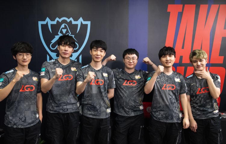 现场观众都 现场观众都